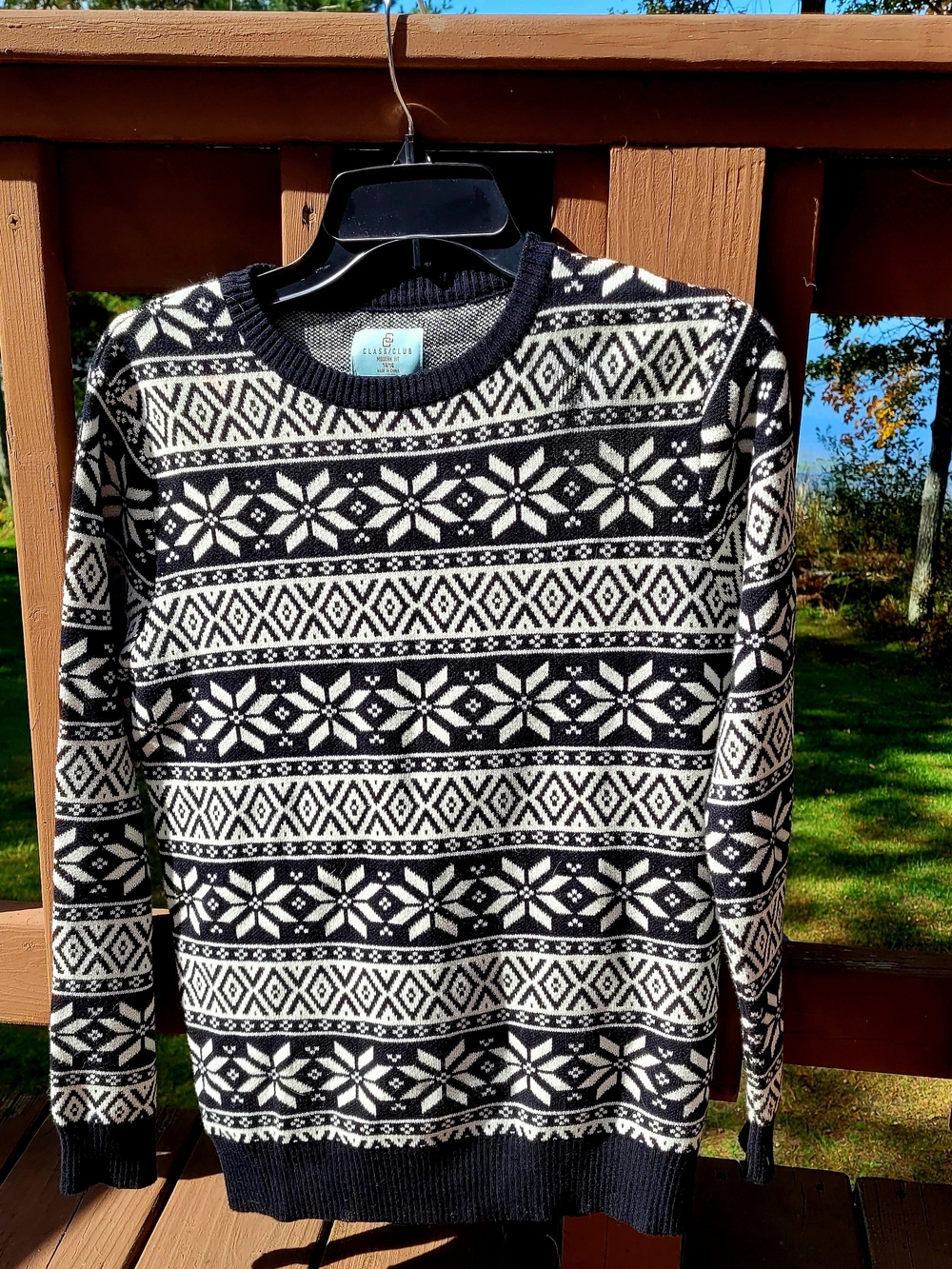 Class Club Black & White Nordic Pattern 100% Cotton Crewneck Sweater